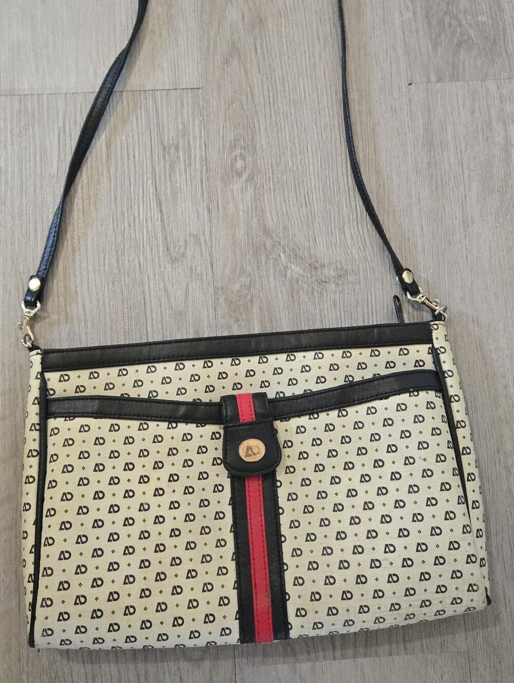 Vintage 80s? Almondo Logo Design Crossbody Purse